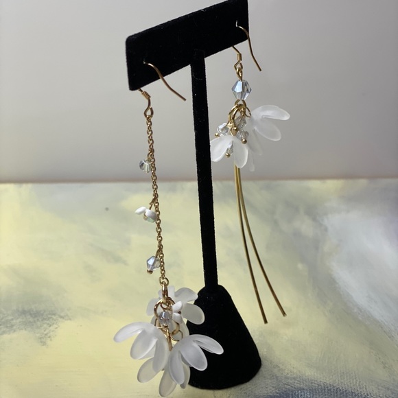 Flower Earrings - Picture 3 of 4